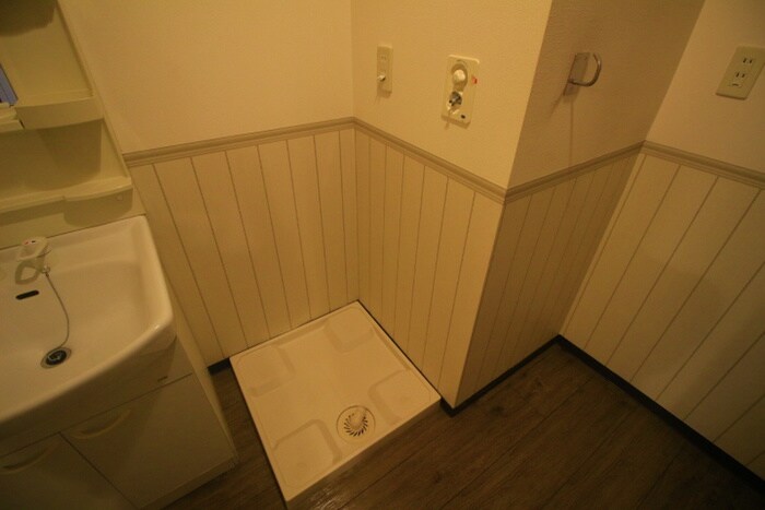 物件内観写真13　(洗濯機置場)