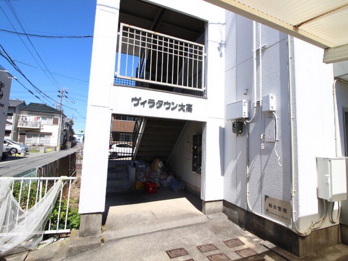 物件外観写真6　(エントランス部分)