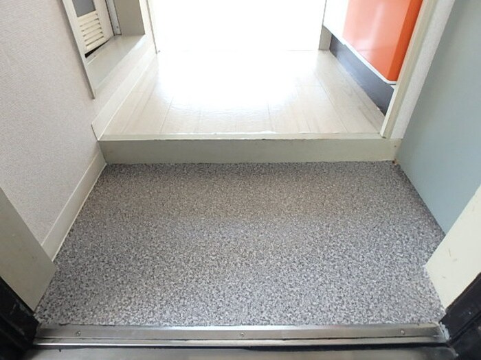 物件内観写真14　(玄関)