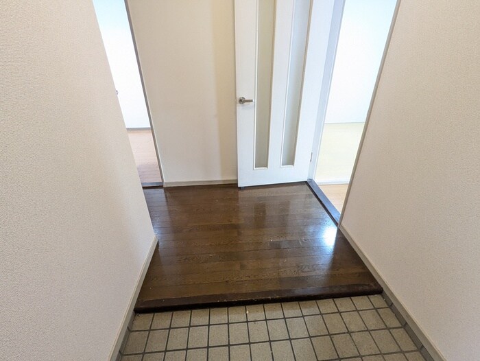 物件内観写真18　(玄関)