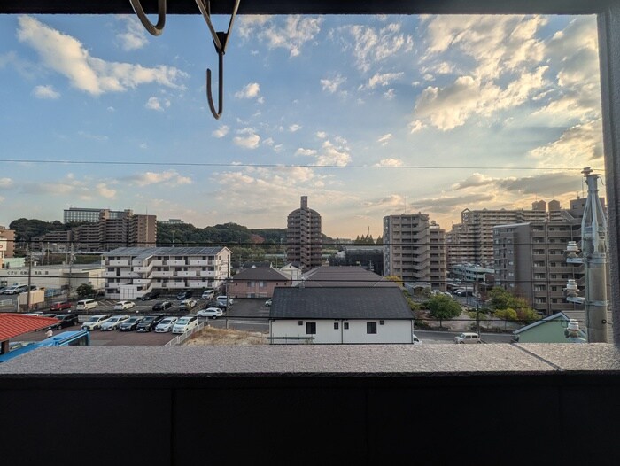 物件内観写真20　(室内からの展望)