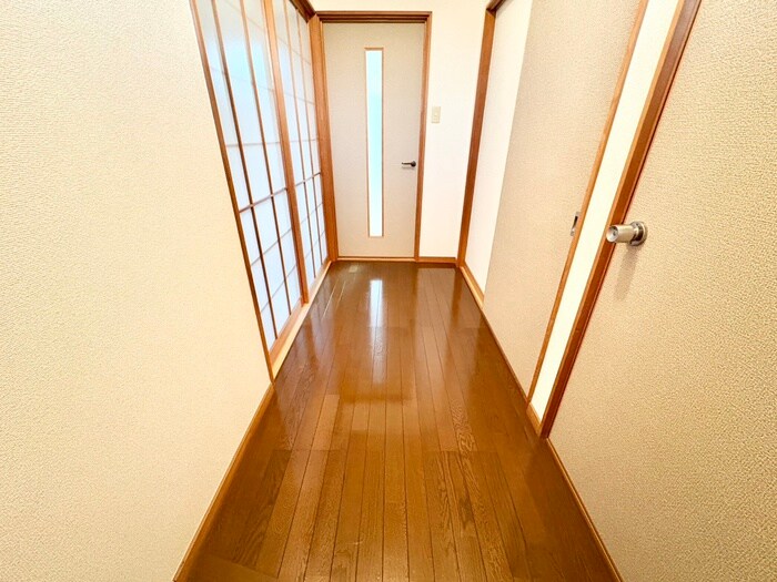 物件内観写真17　(廊下)
