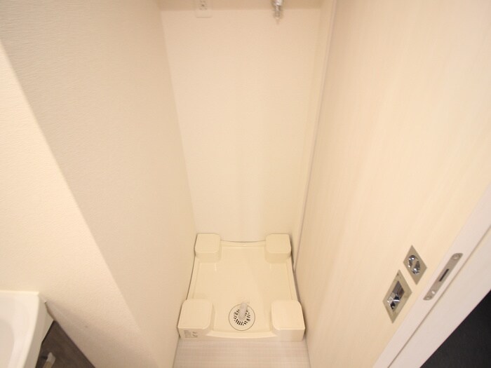 物件内観写真11　(洗濯機置場)