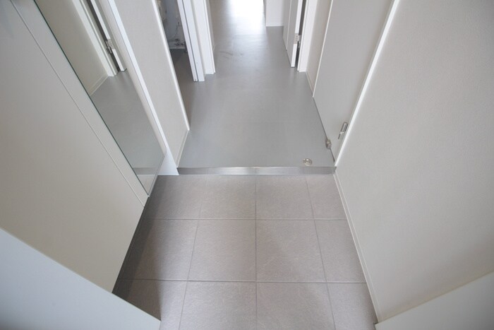 物件内観写真17　(玄関)