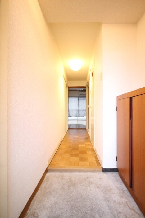 物件内観写真16　(玄関)