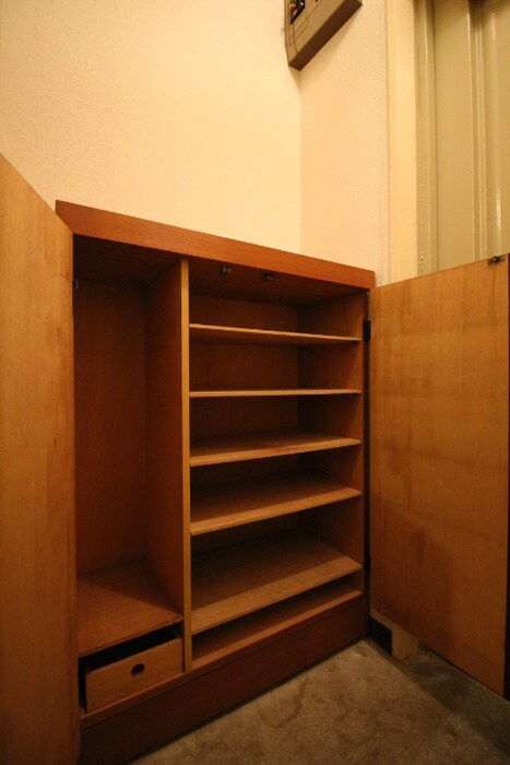 物件内観写真18　(靴箱)