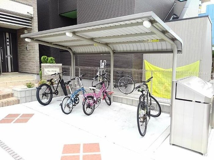物件外観写真4　(駐輪場)