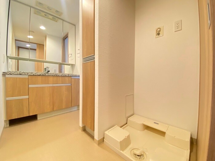 物件内観写真10　(洗濯機置場)