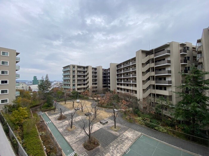 物件内観写真16　(室内からの展望)