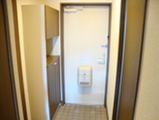 物件内観写真12　(玄関)