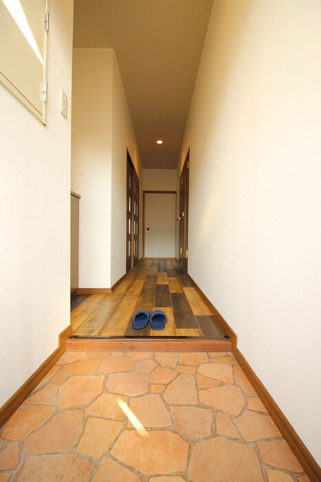 物件内観写真10　(玄関)