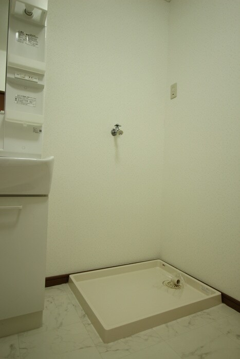 物件内観写真14　(洗濯機置場)