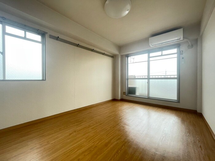 物件内観写真9　(居室)