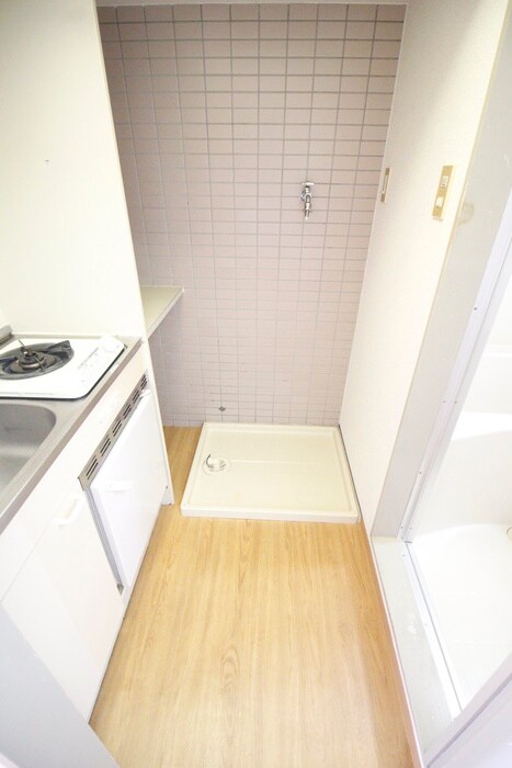 物件内観写真12　(洗濯機置場)