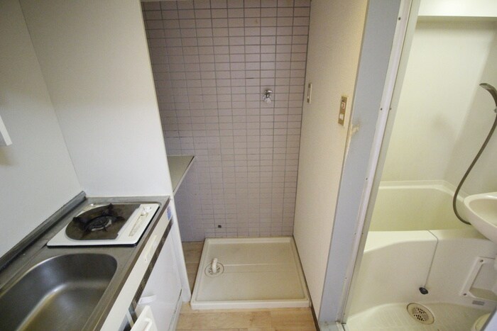 物件内観写真16　(洗濯機置場)