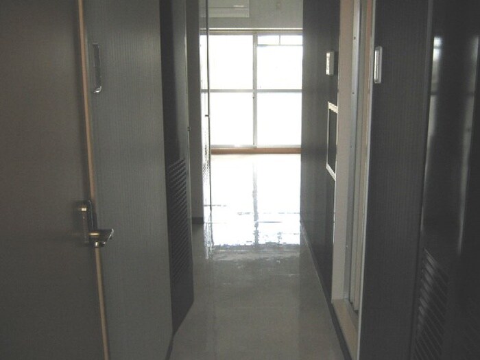 物件内観写真4　(廊下)