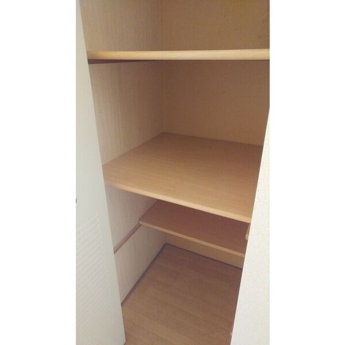 物件内観写真7　(収納)