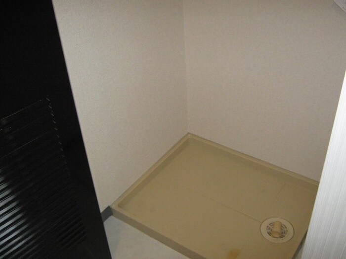 物件内観写真8　(洗濯機置場)