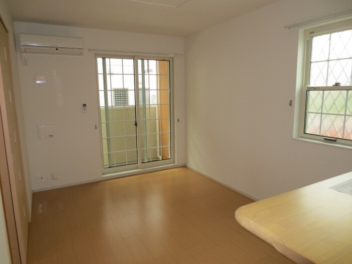 物件内観写真15　(居室)