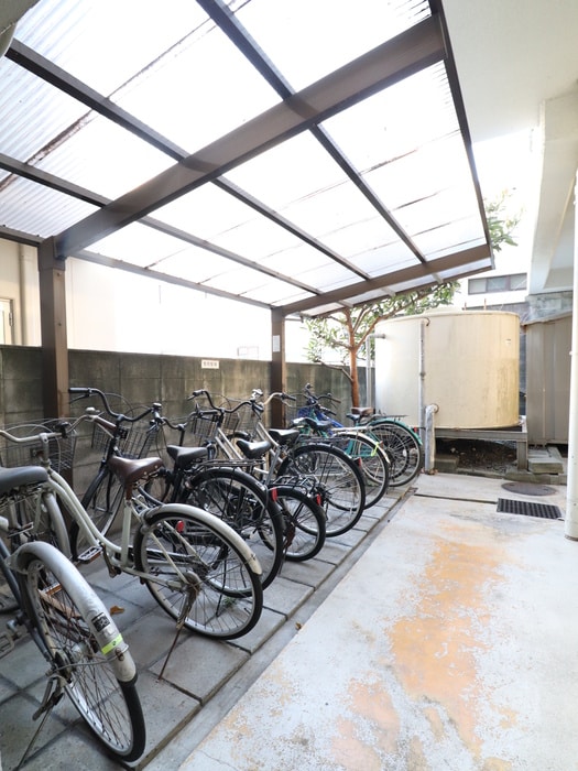 物件外観写真6　(駐輪場)