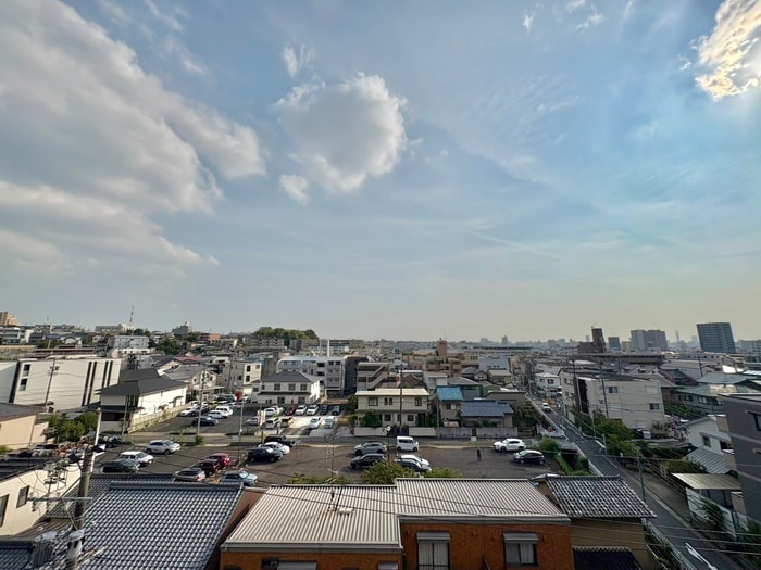 物件内観写真13　(室内からの展望)