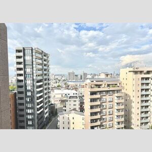 物件内観写真11　(室内からの展望)