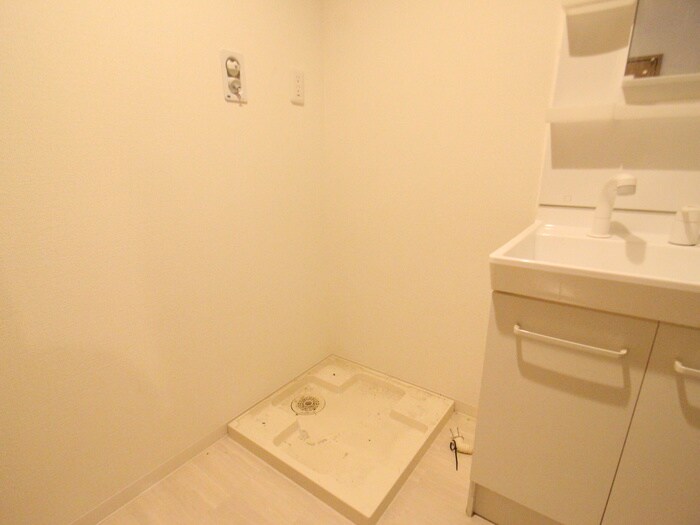 物件内観写真15　(洗濯機置場)