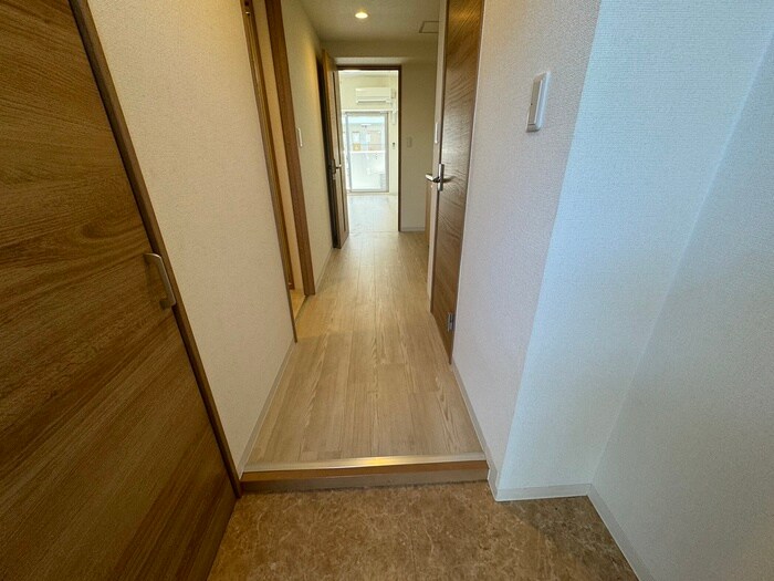 物件内観写真16　(玄関)
