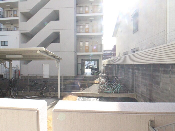 物件内観写真20　(室内からの展望)