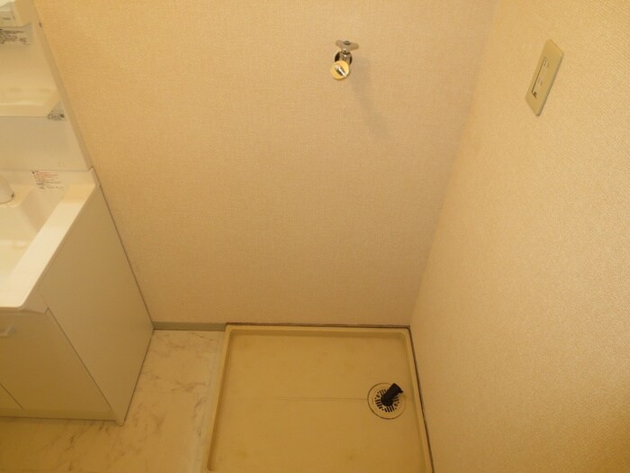 物件内観写真9　(洗濯機置場)