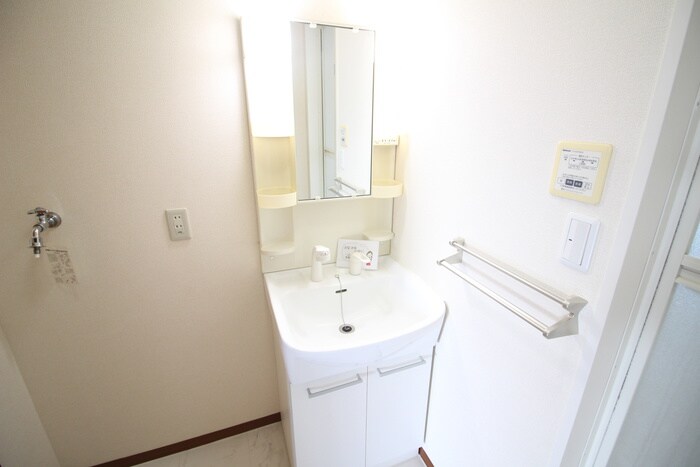 物件内観写真11　(洗面)