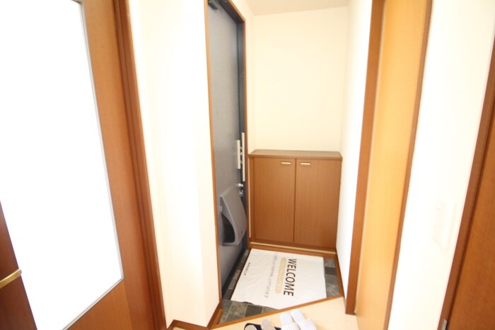 物件内観写真15　(玄関)