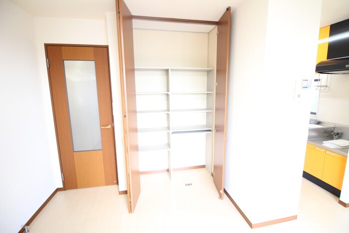 物件内観写真18　(居室)