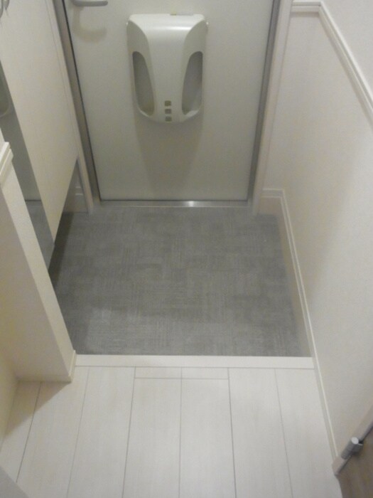 物件内観写真9　(玄関)