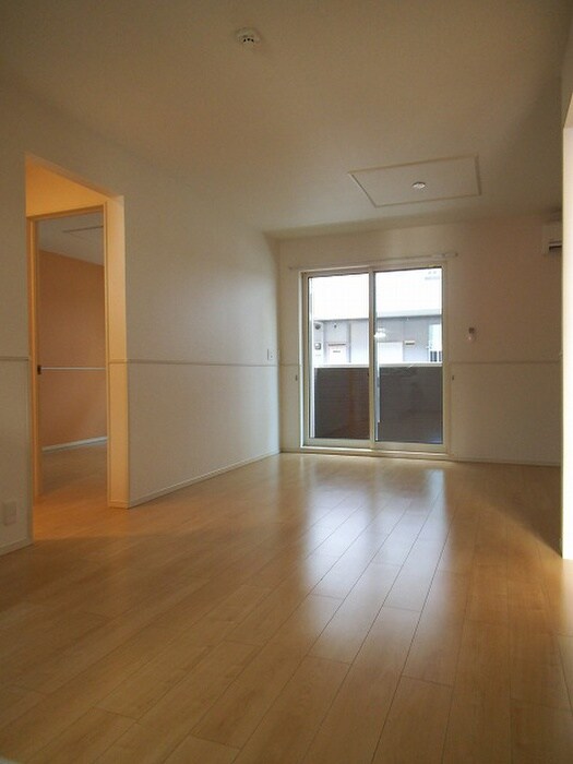 物件内観写真2　(居室)