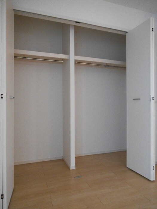 物件内観写真4　(収納)