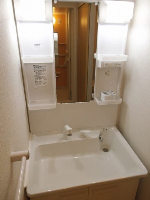 物件内観写真8　(洗面)