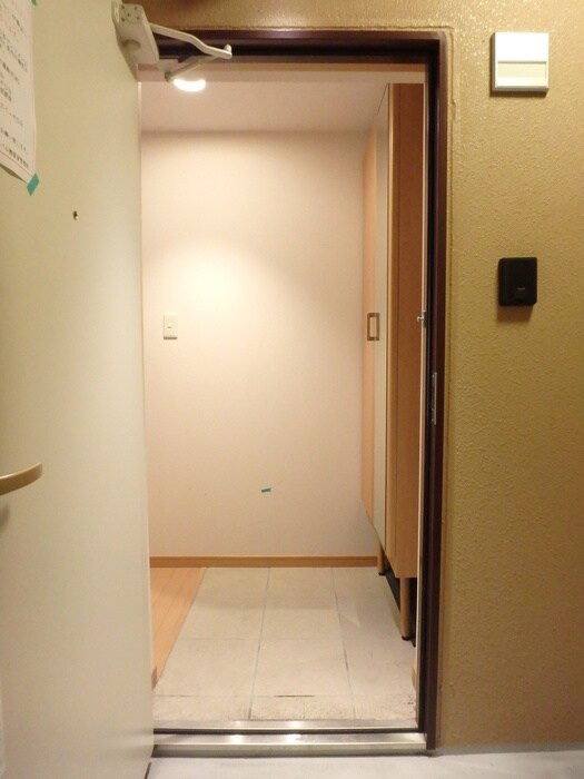 物件内観写真18　(玄関)
