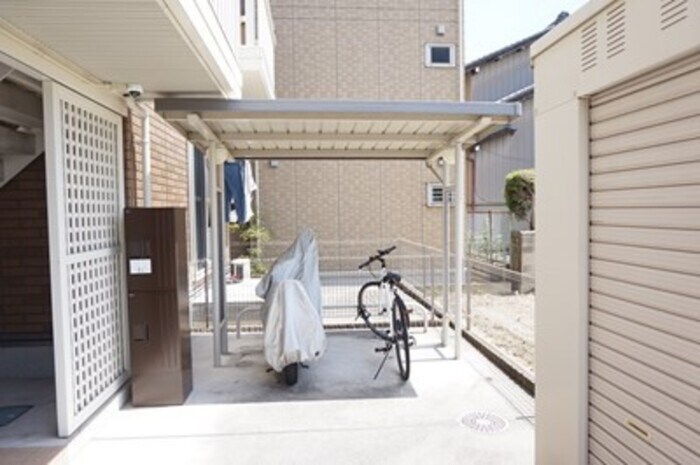 物件外観写真3　(駐輪場)