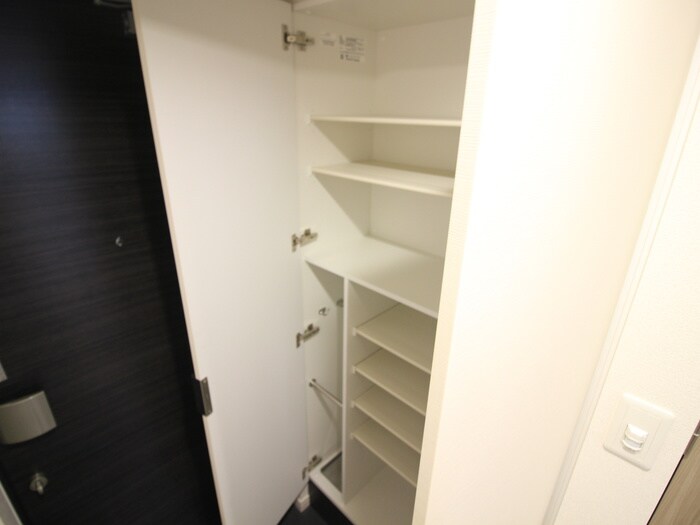 物件内観写真8　(靴箱)