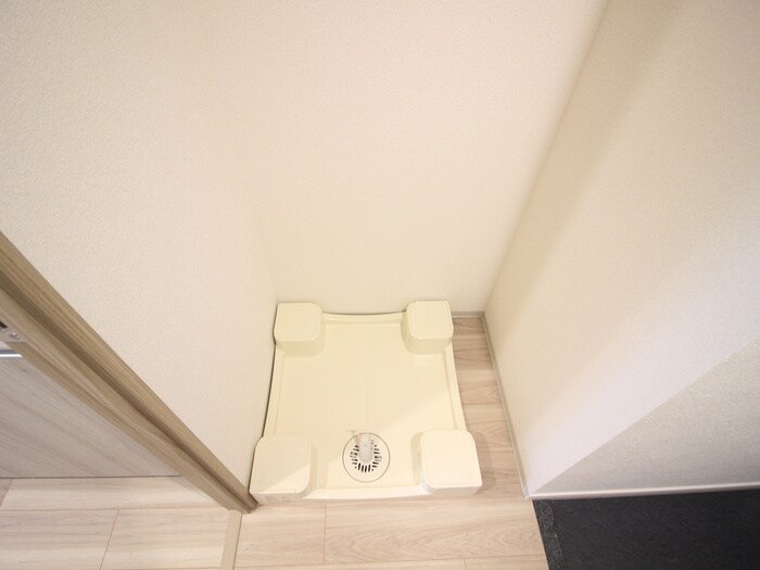 物件内観写真10　(洗濯機置場)