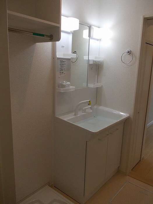 物件内観写真6　(洗面)