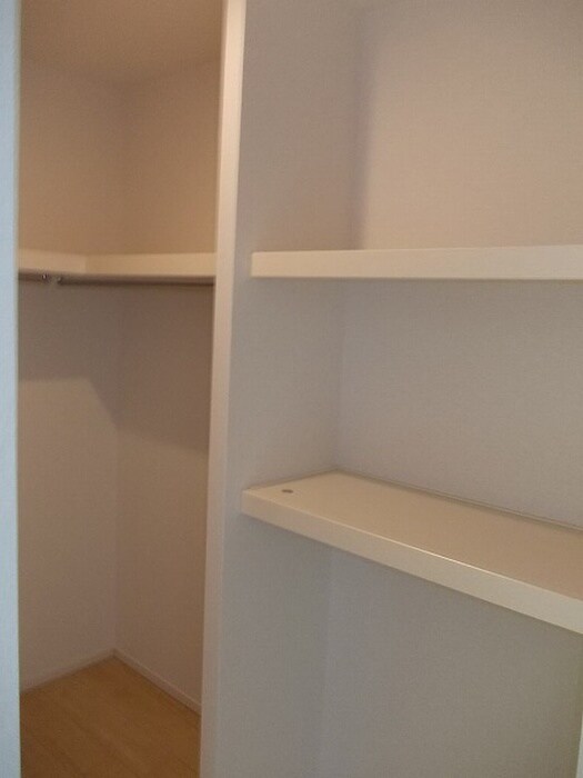 物件内観写真11　(収納)