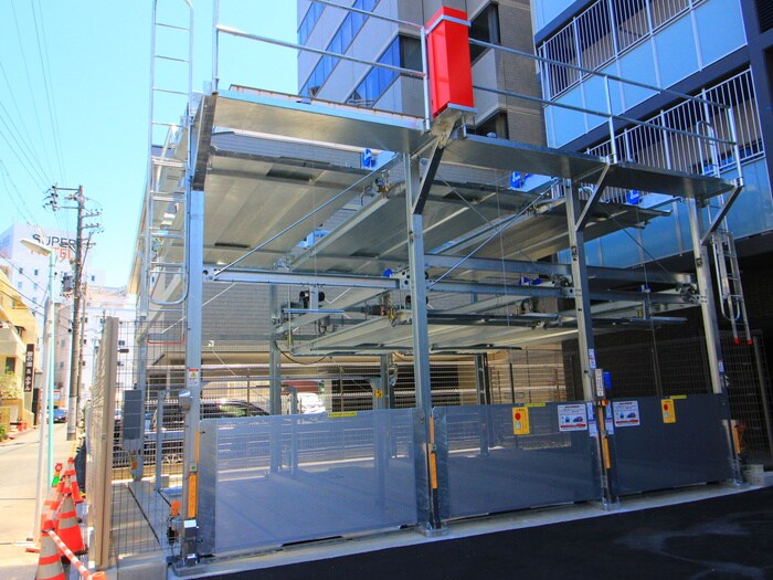 物件外観写真5　(駐車場)