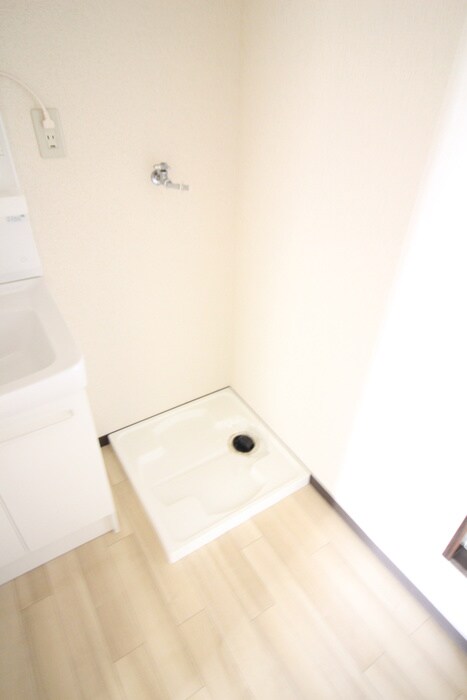 物件内観写真12　(洗濯機置場)