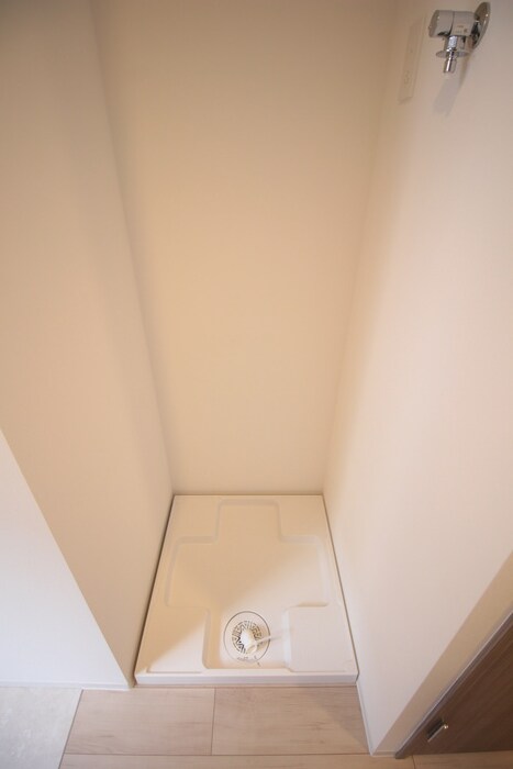 物件内観写真8　(洗濯機置場)