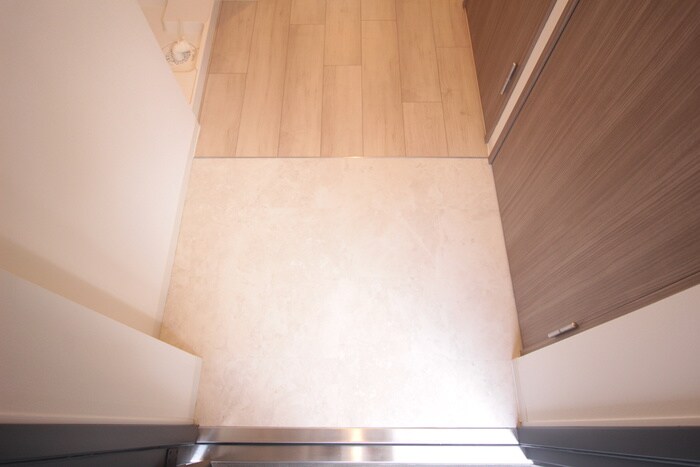 物件内観写真12　(玄関)