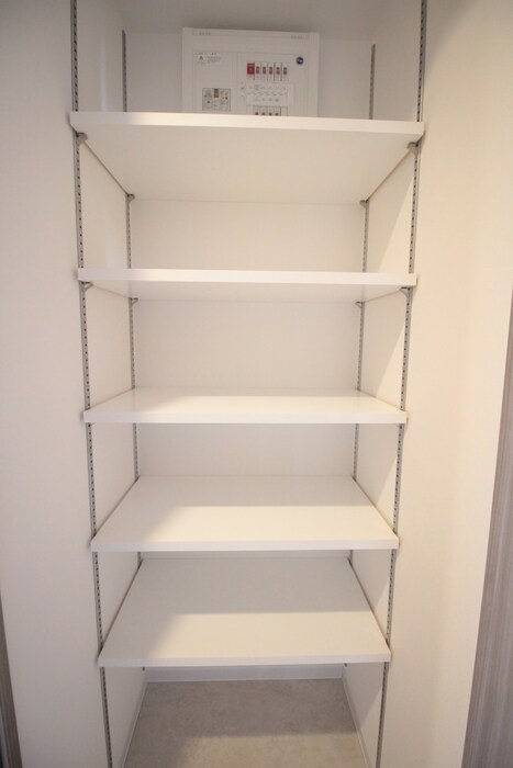 物件内観写真13　(玄関)