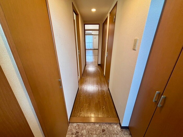 物件内観写真19　(廊下)