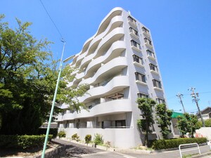 シャンクレ－ル植田外観写真